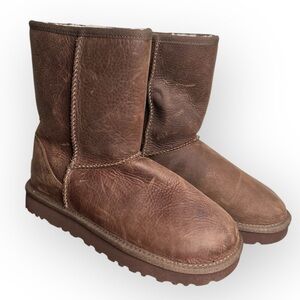 UGG Women's Classic Short Leather Boots Brown Mid-Calf Booties Size 6 Distressed